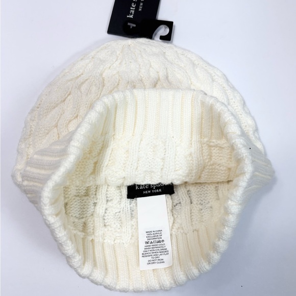 Kate Spade Cable Knit Velvet Bow Beanie Hat Cream
NEW WITH TAGS - Picture 4 of 5